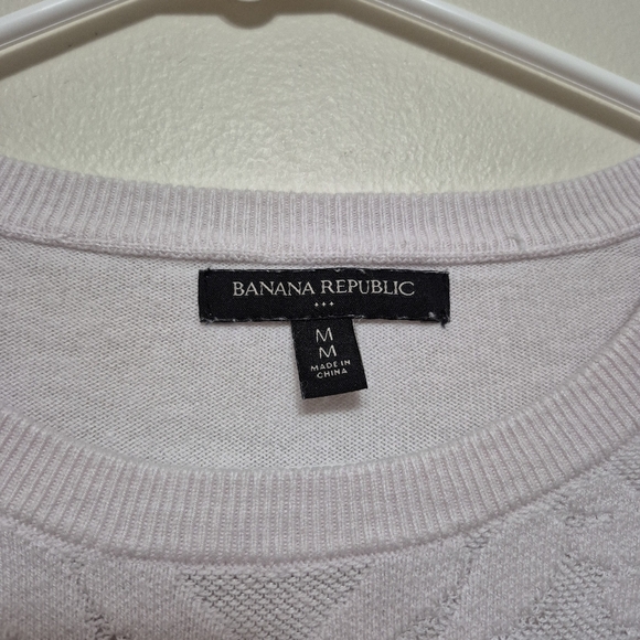 Banana Republic Women’s FeminineSoft Pink Raised Floral Knit Sweater Size Medium - Picture 3 of 5